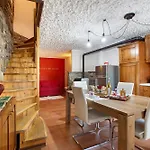 La Petite Maisonnette