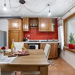 La Petite Maisonnette Apartamento *