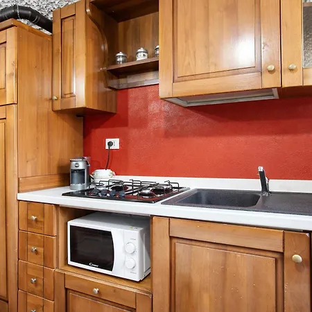 La Petite Maisonnette Introd