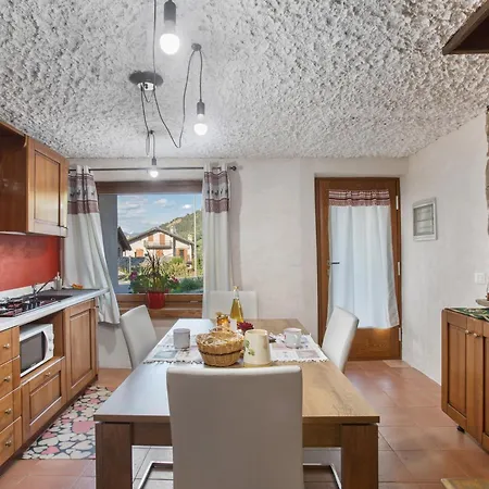 La Petite Maisonnette *